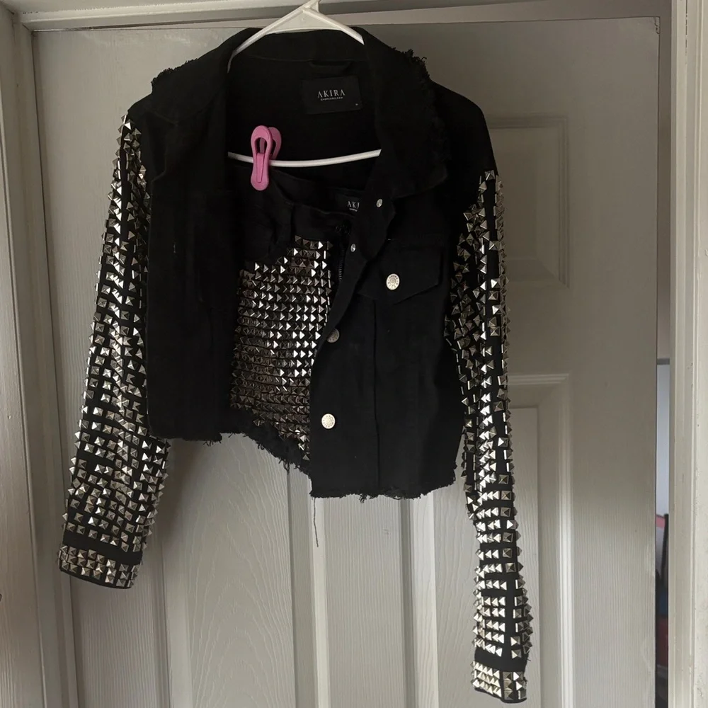 AKIRA Black Studded Cropped Shorts Set - Picture 1 of 5